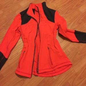 Lululemon size 4 fitted jacket